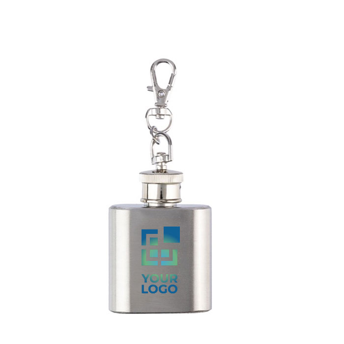 Llavero de acero inoxidable de una petaca con capacidad de 30ml color plateado vista de impresión