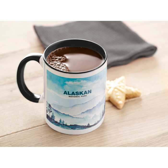 Taza de cerámica con asa e interior en color 300ml Sublim Color color negro cuarta vista bodegón 2 Taza de cerámica con asa e interior en color 300ml Sublim Color color negro cuarta vista bodegón 2