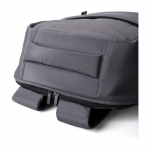 Mochilas antirrobo recicladas con accesorio para trolley Minimal color gris séptima vista