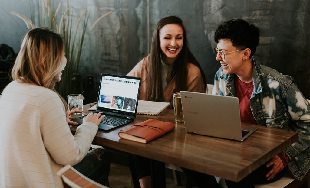 grupo de trabajadoras