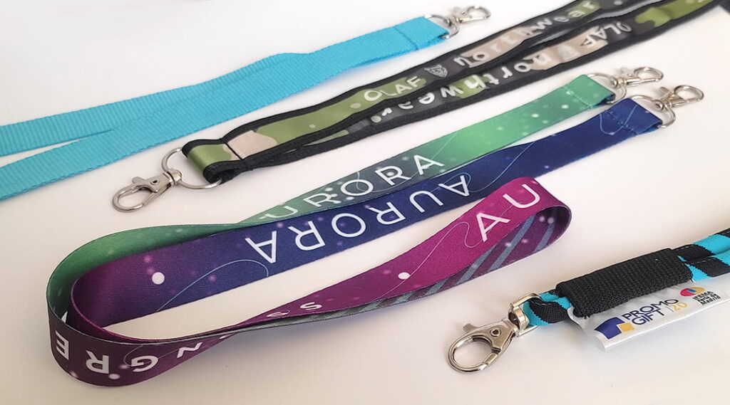 Varios lanyards