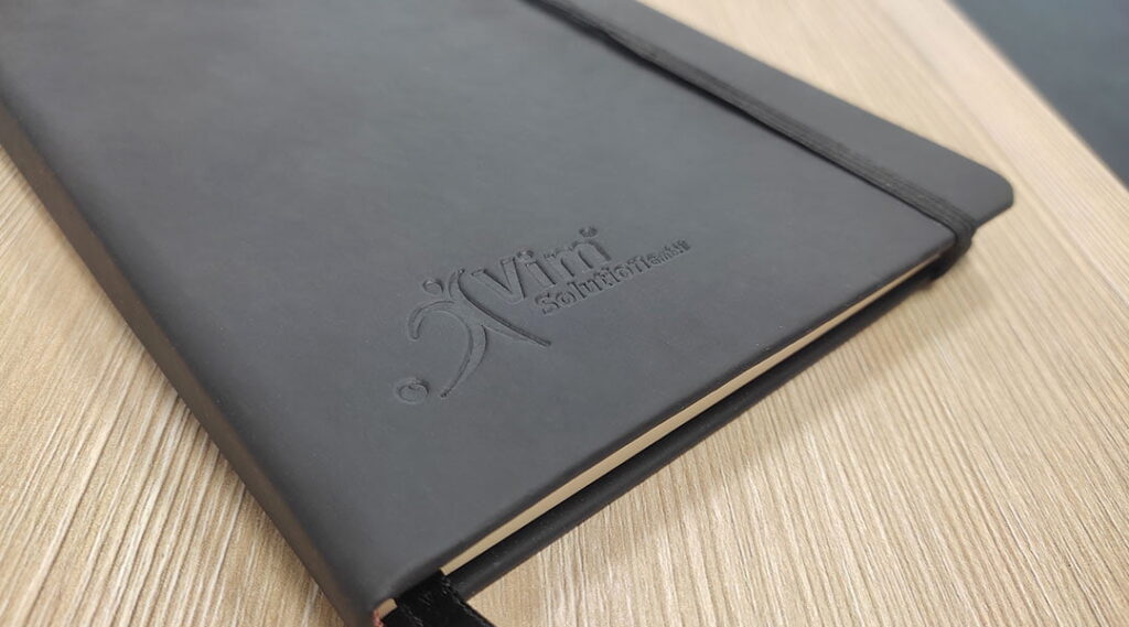 Libreta con el logo personalizado con termoimpresión