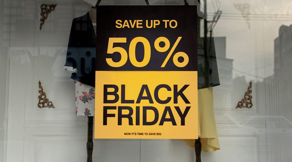 Cartel de Black Friday en escaparate