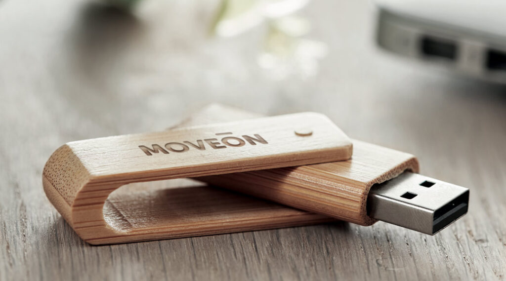 Usb de madera con logotipo de empresa