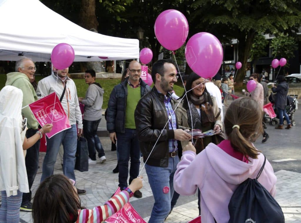 Merchandising político: así utilizan los partidos sus artículos publicitarios en elecciones