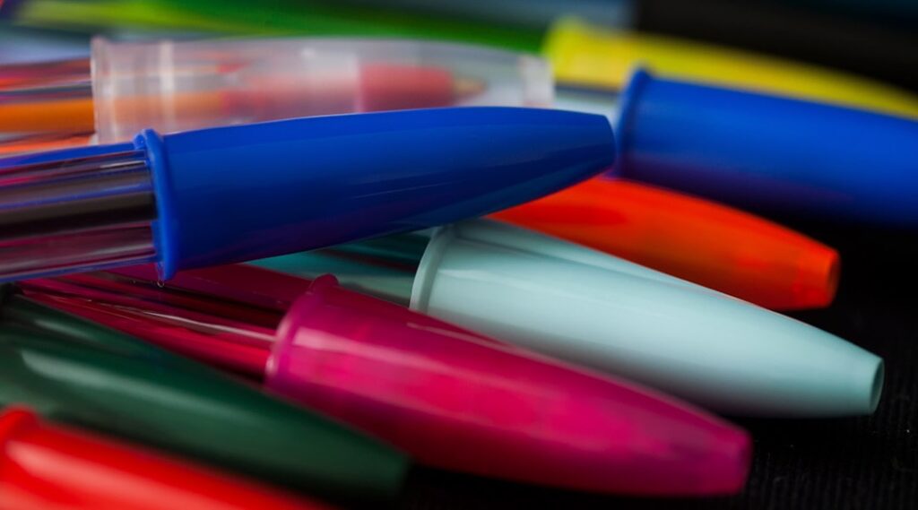 Bolígrafos BIC de colores