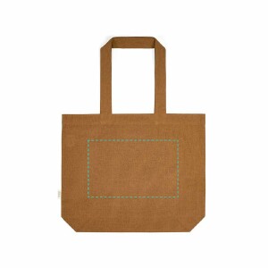 Detrás