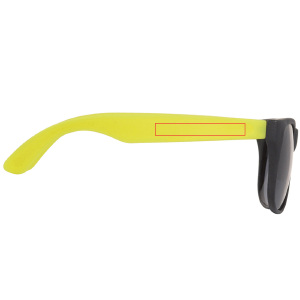 1 cm de la bisagra derecha