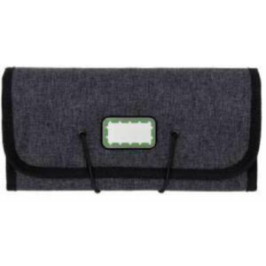 En la placa de metal