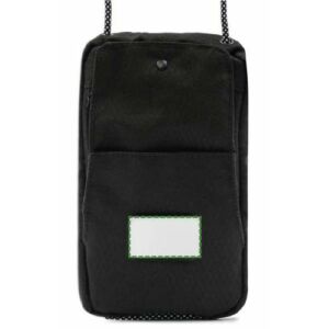 En la placa de metal