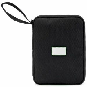 En la placa de metal