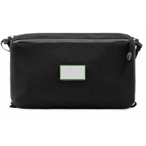 En la placa de metal