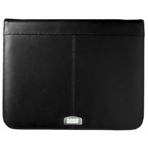 En la placa de metal