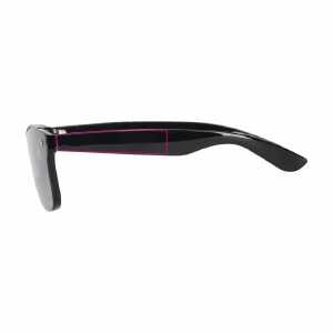 1 cm de la bisagra izquierda