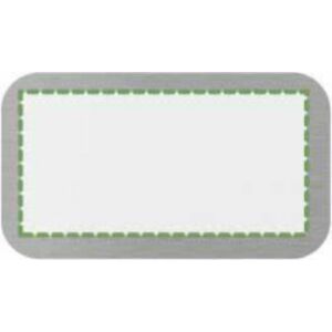 En la placa de metal