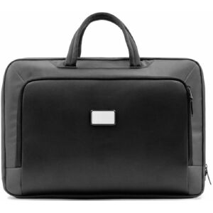 En la placa de metal