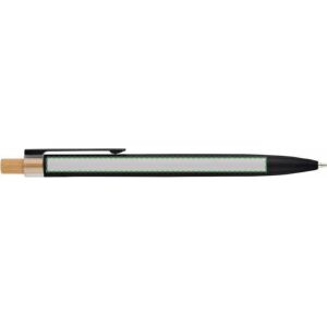 Junto al clip, escritura zurda