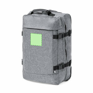 En el frontal arriba