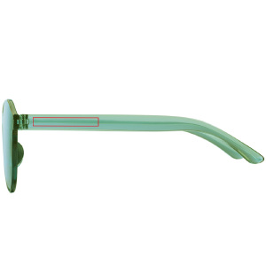 1 cm de la bisagra izquierda y derecha