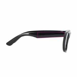 1 cm de la bisagra derecha