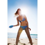 Juego publicitario con bola de ventosa para llevar a la playa Ibiza color azul segunda vista bodegón