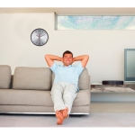 Reloj publicitario con esfera plateada para empresas WallClock color negro segunda vista bodegón