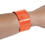 Pulsera reflectante plegable de PVC en color neón VisiPulse color naranja cuarta vista