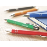 Bolígrafos personalizados de metal con caucho y tinta azul Aster Matt color verde segunda vista bodegón 2