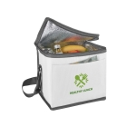 Nevera promocional con cinta ajustable y bolsillo frontal Cube color blanco imagen con logo 4