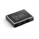 Set de vino de zinc con tres utensilios y caja incluidos color plateado mate imagen con logo