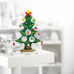 Pequeño árbol de navidad decorativo con 12 adornos Navideño Noel color verde vista bodegón