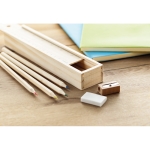 Set eco de lápices de color, regla y goma en estuche College color madera vista bodegón