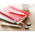 Libreta reciclada personalizada barata A5 hojas a rayas RPET color rojo segunda vista bodegón