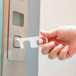 Llavero higiénico antibacteriano y anticontacto con logotipo