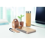 Libreta sostenible personalizada con semillas A5 hojas a rayas Grow color beige cuarta vista bodegón