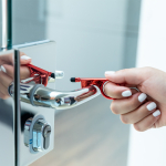 Llavero anticontacto de colores con bolígrafo y puntero segunda vista