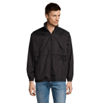 Chaqueta cortavientos impermeable unisex barata 210 g/m2 SOL'S Surf color negro vista fotografía