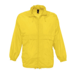Chaqueta cortavientos impermeable unisex barata 210 g/m2 SOL'S Surf color amarillo oscuro