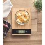Báscula de cocina personalizada de bambú digital hasta 5kg Natura color madera vista bodegón