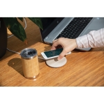 Cargador inalámbrico ultraplano con carcasa ecológica circular Wheat color natural vista de ambiente 2