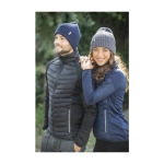 Gorro de algodón orgánico con borde doblado Elevate Ives color azul marino imagen de estilo de vida