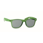 Gafas de sol clásicas con montura reciclada y protección UV400 RPET color verde transparente