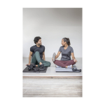 Camiseta técnica de malla poliéster mujer 105 g/m2 Elevate Essentials color gris oscuro imagen de estilo de vida 2