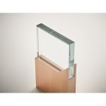 Placa o trofeo de cristal sobre base de madera Commemorative color madera vista fotografía cuarta vista