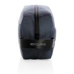 Neceser fabricado con materiales reciclados Pocket Impact RPET color azul marino cuarta vista