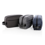 Neceser fabricado con materiales reciclados Pocket Impact RPET color azul marino vista general