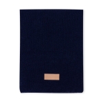 Bufanda en material acrílico con parche para marcaje de logotipo Tag cuarta vista