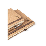 Agenda publicitaria con tapas de corcho y papel marfil A5 color natural cuarta vista