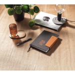 Agenda bicolor en piel reciclada con cierre magnético A5 Clap en funda