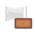 Galleta recubierta de chocolate con leche con diseño floral color blanco